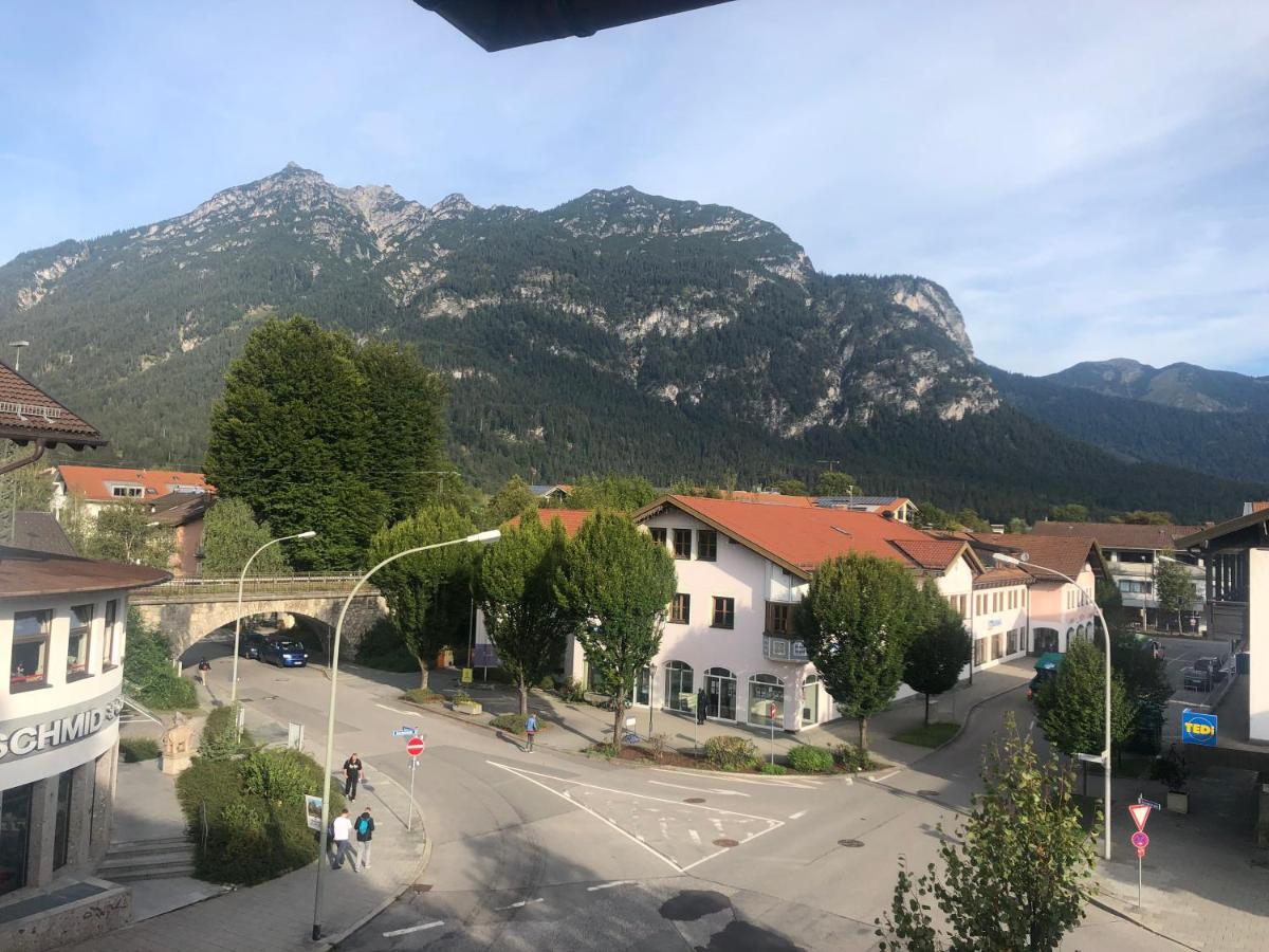 Hotel Roter Hahn - Bed & Breakfast Garmisch-Partenkirchen Extérieur photo