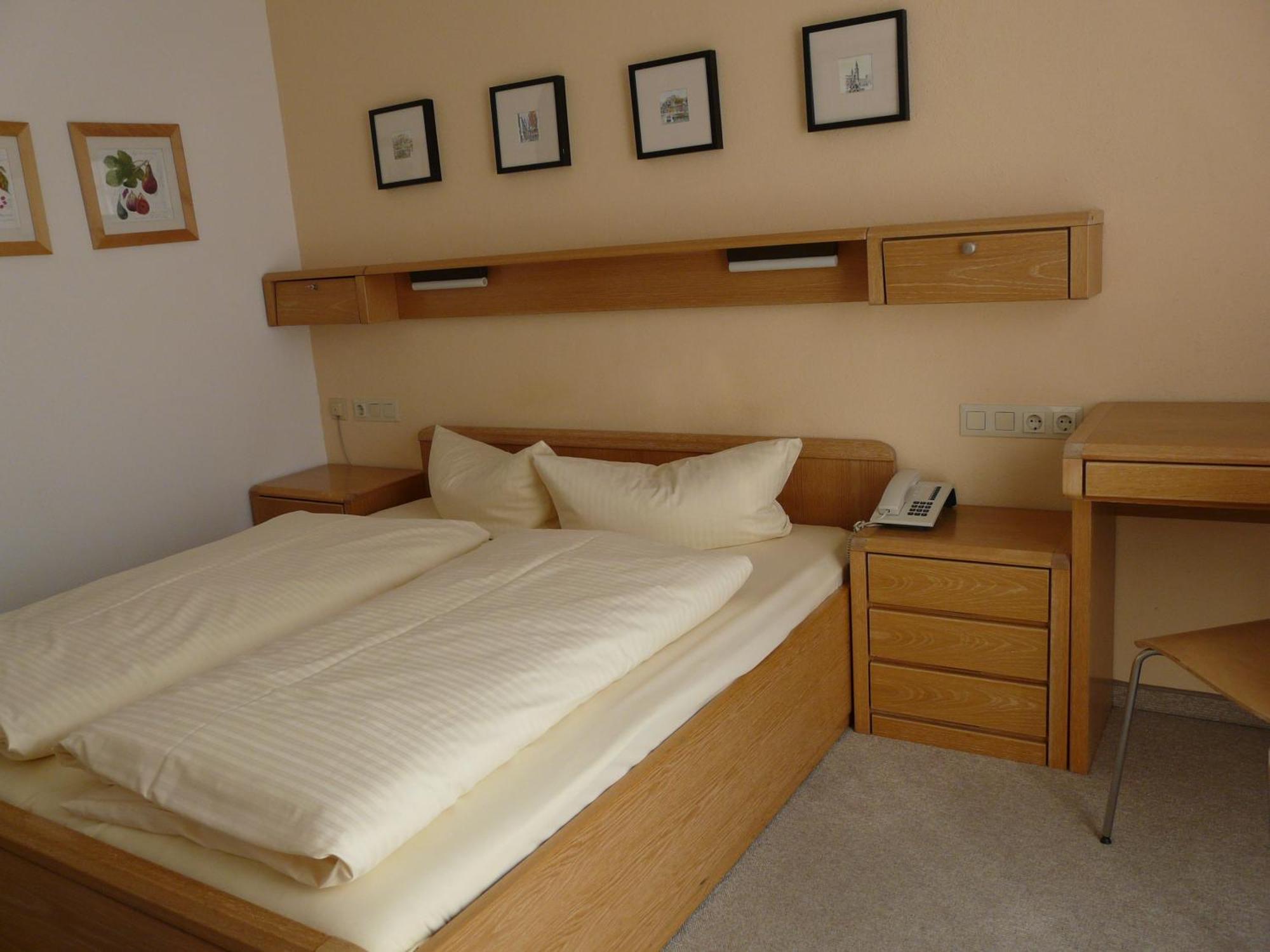 Hotel Roter Hahn - Bed & Breakfast Garmisch-Partenkirchen Extérieur photo