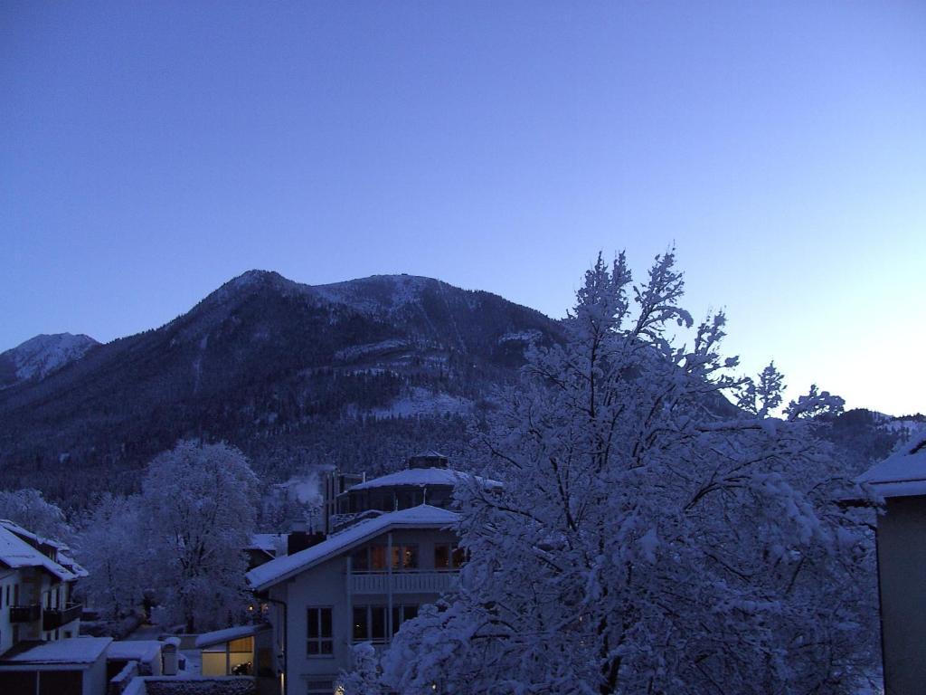 Hotel Roter Hahn - Bed & Breakfast Garmisch-Partenkirchen Extérieur photo